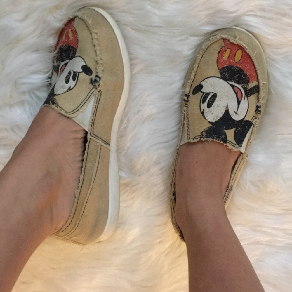 Mickey crocs